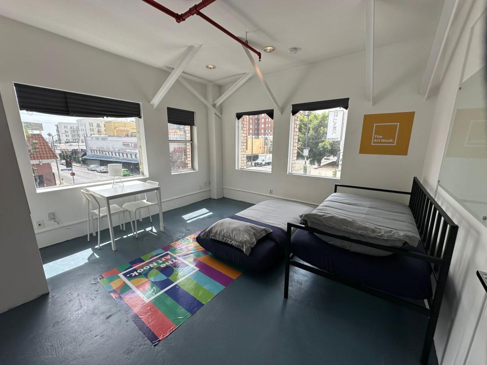 The Art Nook Private Rooms On Hollywood Blvd - Los Angeles — Photos 1